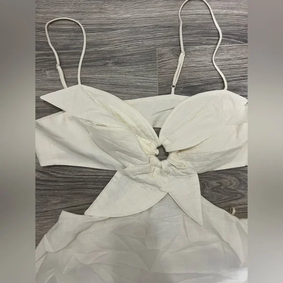 NWT Farm Rio Stunning White Layered Dress with flower Detail Retails $285 - Picture 5 of 6